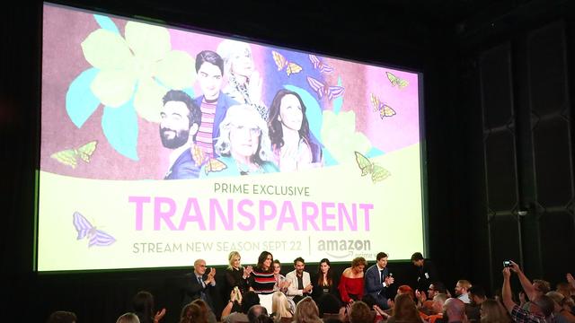 Les acteurs de "Transparent" lors d'une projection de la série. [CréditASTRID STAWIARZ / GETTY IMAGES NORTH AMERICA / AFP]