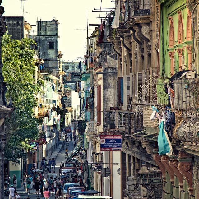 Dans les rues de La Havane. [Fotolia - kwphotog]