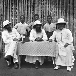 Le missionnaire blanc en Afrique, comme ici au début de XXe siècle, est une figure en voie de disparition.
Selva/Leemage
AFP [AFP - Selva/Leemage]