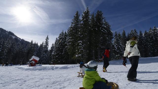 Sur les pistes de Morgins, en Valais. [Keystone - Maxime Schmid]