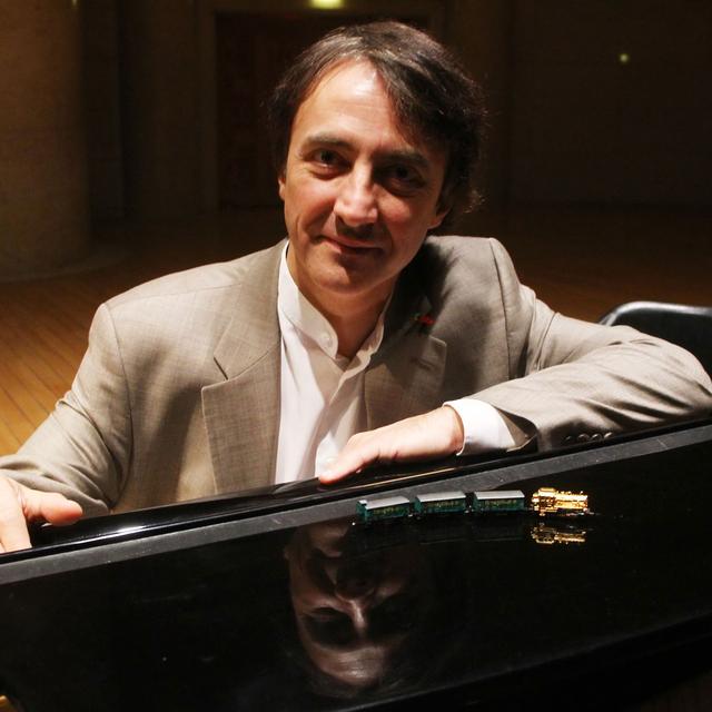 Le pianiste français Jean-Efflam Bavouzet en 2012. [AFP - JHPHOTO / IMAGINECHINA]