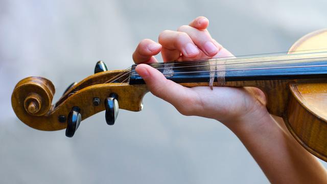 Pas moins de 317 jeunes violonistes de moins de 22 ans s'étaient inscrits pour le concours Menuhin 2018, ce qui a constitué un record. [Fotolia - vasanty]