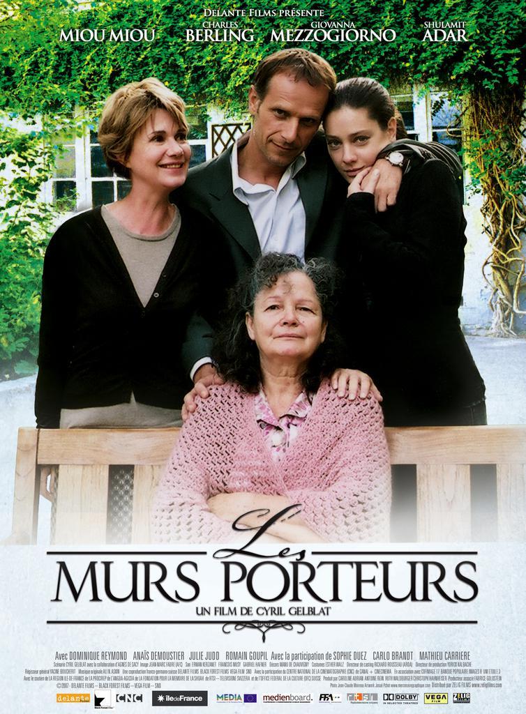 L'affiche du film de Cyril Geblat, "Les Murs Porteurs". [zelig films]