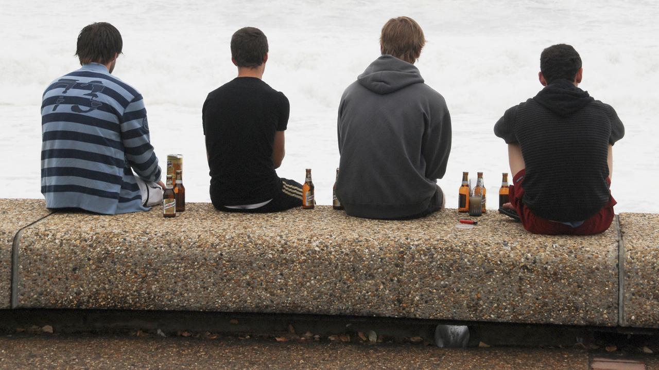 La part des jeunes disant avoir une consommation excessive d'alcool a augmenté en dix ans. [Fotolia - PhG]