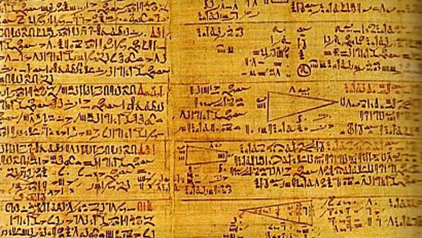 Papyrus de Rhind, contenant 87 problèmes mathématiques résolus (~1786 av J.C. à ~1552 av J.C)