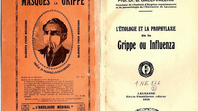 Couverture d'un ouvrage publié en 1918 et dédié à l'étude et à la prévention de la maladie. La dernière page de couverture (à gauche) est une publicité pour des masques de protection contre la grippe.
