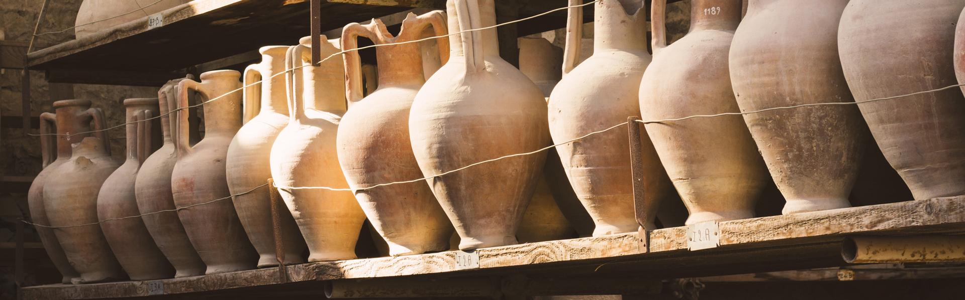 Des découvertes anciennes et des artefacts dans la ville antique de Pompéi en Italie. [Fotolia - Michal]