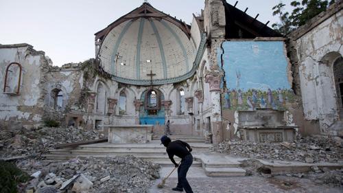 A quoi sont dus les tremblements de terre de Haïti, d'Italie et de Turquie? [Keystone - Dieu Nalio Chery]