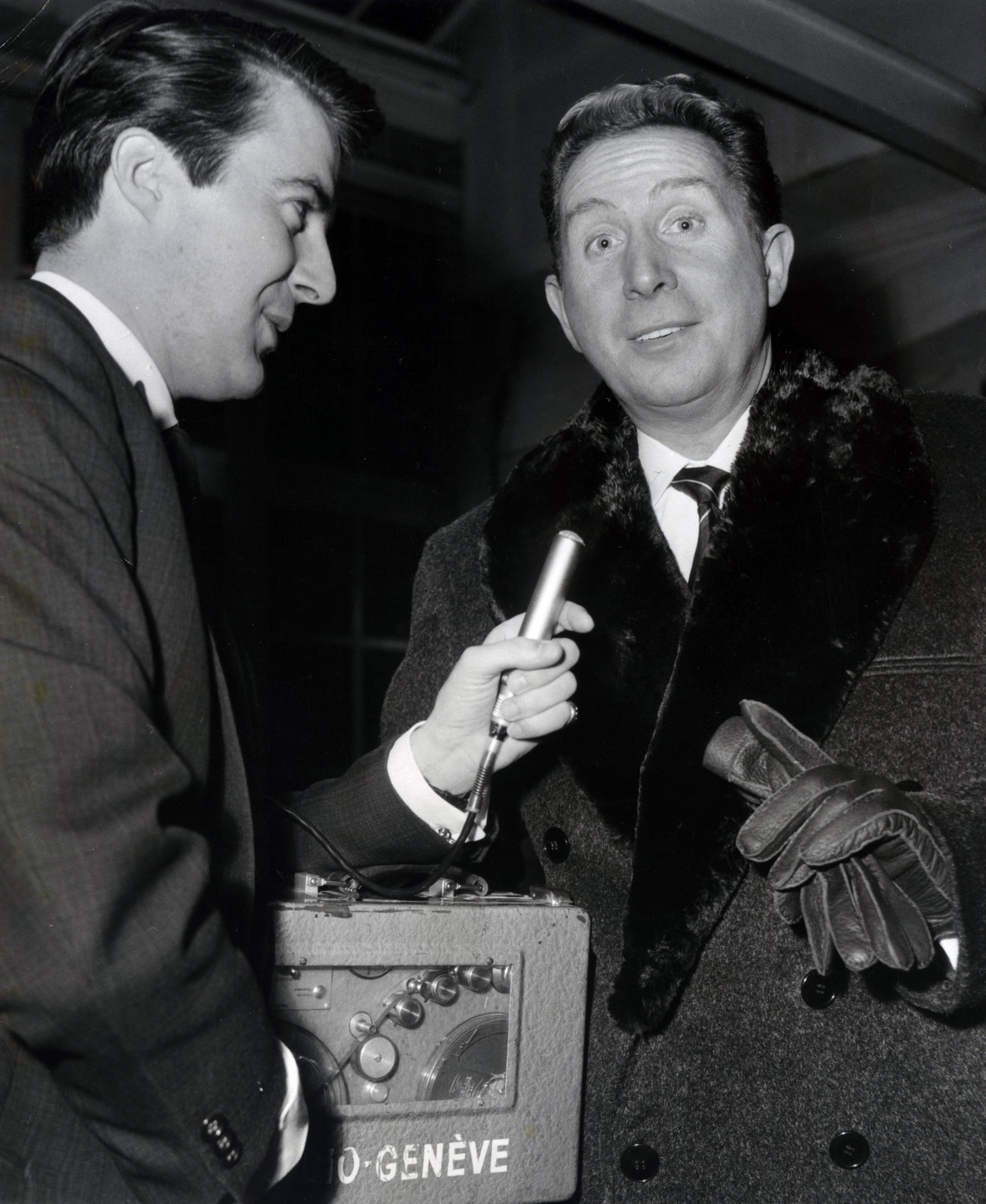 Jacques Ferry interviewe Charles Trenet 1960. Il utilise un magnétophone MARSI A11. [RTS]