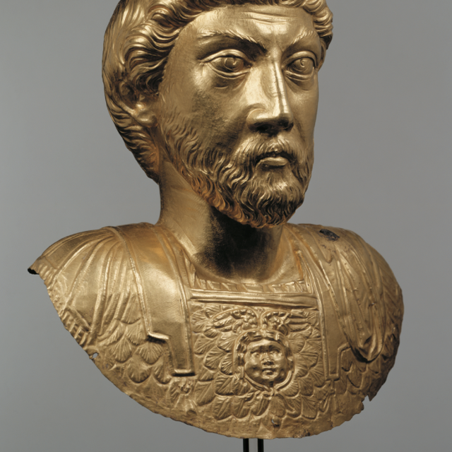 Buste en or de l'empereur Marc Aurèle.