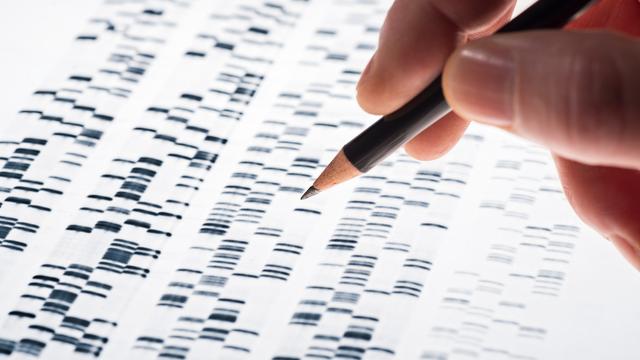 Vignette "Médecine du futur dans l'ADN ?" [Adobe Stock]