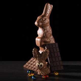 Les affaires reprennent pour les chocolatiers à Pâques, même en confinement. [RTS/Laurent BLEUZE]