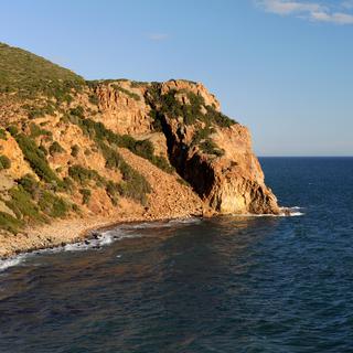 Paysage marin, est de la plage de Marmaritsa. Grèce. [Wikimedia / Creative Commons - Ggia]
