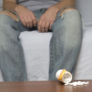 L'usage médical principal des opioïdes consiste à soulager la douleur. [lacamerachiara]
