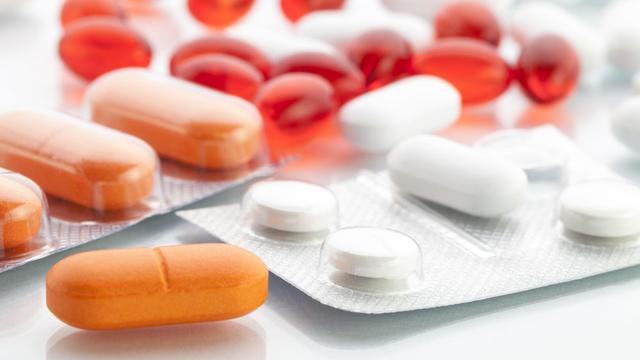 Le dépistage de contrefaçons pharmaceutiques permet de sauver des vies. [nikesidoroff]