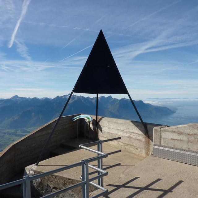 Un point de référence, installé au Rochers de Naye, pour les mesures par théodolite.
Swisstopo [Swisstopo]