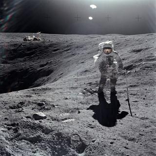 L'astronaute Charly Duke en "promenade" sur la Lune.
NASA [NASA]
