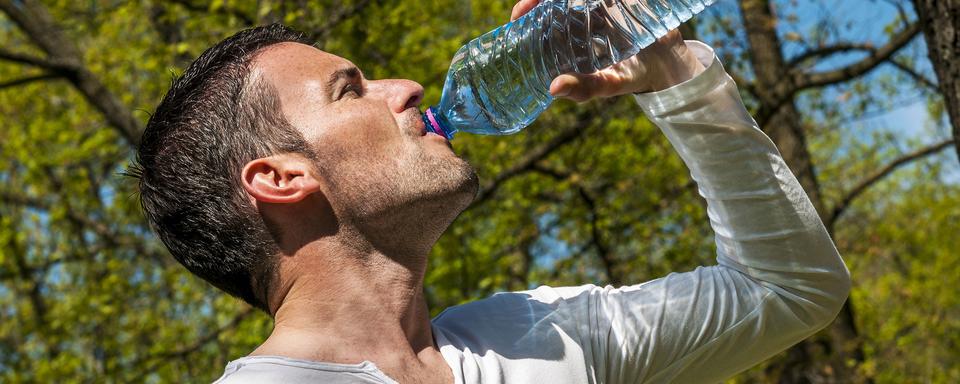 Certaines personnes boivent jusqu'à 24 litres d'eau par jour.
beatrice prève
Fotolia [beatrice prève]