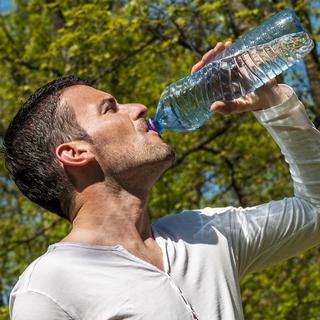 Certaines personnes boivent jusqu'à 24 litres d'eau par jour.
beatrice prève
Fotolia [beatrice prève]