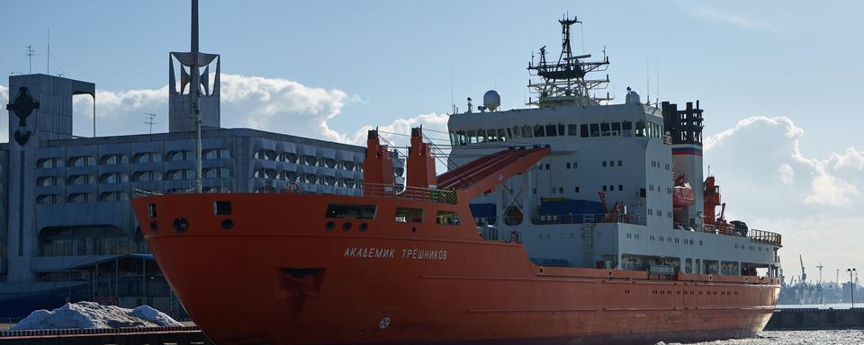 Le navire scientifique Akademik Treshnikov avant son départ pour le tour de l'Antarctique.
Alexei Danichev/Ria Novosti/Sputnik
AFP [AFP - Alexei Danichev/Ria Novosti/Sputnik]