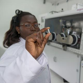 L’Institut Pasteur de Côte d’Ivoire s’est doté de la première station d’encapsulation du continent africain qui permet de conserver l’ADN à température ambiante sur le très long terme.
Nabil Zorkot
Institut Pasteur [Institut Pasteur - Nabil Zorkot]