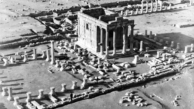 Vue aérienne du sanctuaire de Baalshamîn, sur le site de Palmyre, en Syrie.
Fonds Collart
Unil [Unil - Fonds Collart]