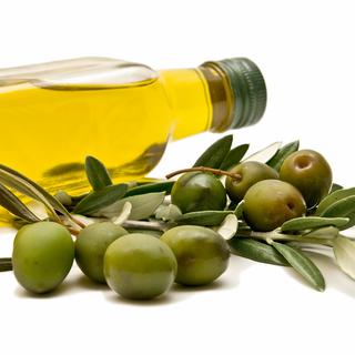 L'huile d'olive est vantée pour ses prétendues vertus pour la santé. luis carlos jiménez [luis carlos jiménez]