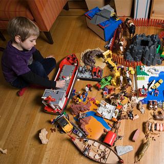 Après les fêtes de Noël, certains enfants croulent sous les jouets.
Charles Gullung - Image Source
AFP [Charles Gullung - Image Source]