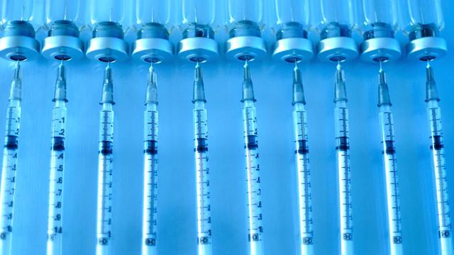 Une partie des vaccins contre la grippe saisonnière seront disponibles avec retard en Suisse. [itsmejust]