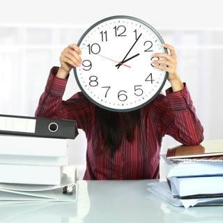 La pointeuse au travail: peut-être un moyen d'éviter les heures supplémentaires impayées. 
Odua Images
Fotolia [Odua Images]