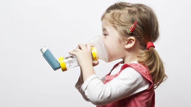 Un enfant sur 10 souffre d'asthme.
Photomim
Fotolia [Photomim]