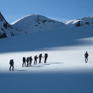 Le ski de randonnée est un sport fortement ancré en Suisse. [vigorin]