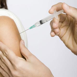 Le but de la vaccination est de produire une réaction immunitaire chez le patient. [Adam Gregor]