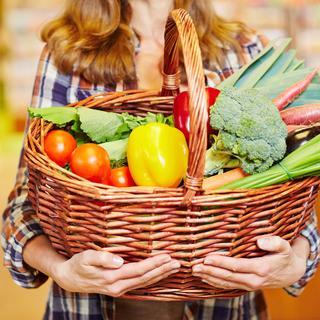 Les paniers de légumes ont du succès. [Robert Kneschke]