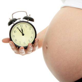 Quand un bébé n'arrive pas à l'heure, un déclenchement artificiel peut être pratiqué. [Piotr Marcinski]