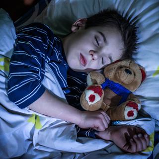 Un bon sommeil est primordial chez les enfants et adolescents. [Fotolia - Deyan georgiev]