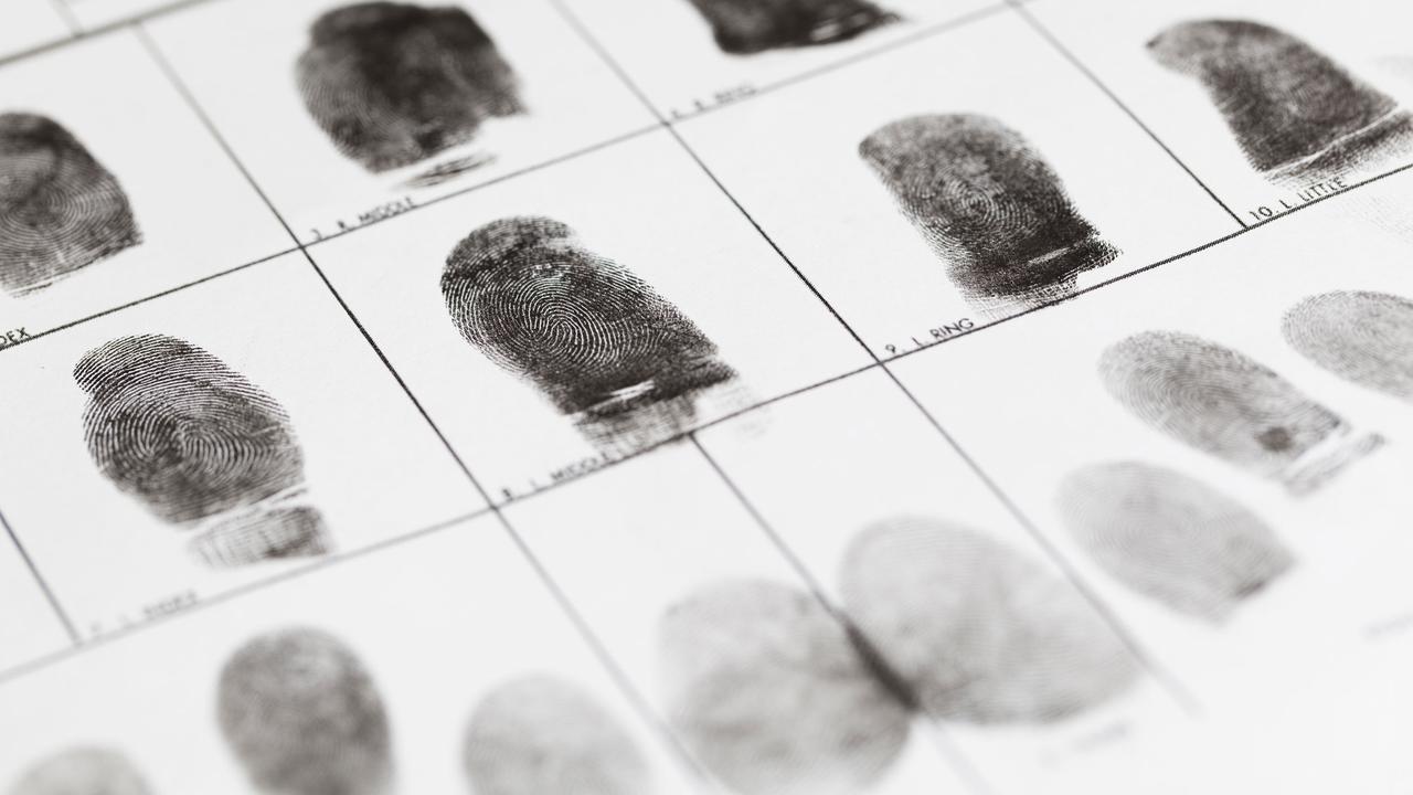 Les criminels restent-ils fichés? [fotolia - laubelstockphoto]