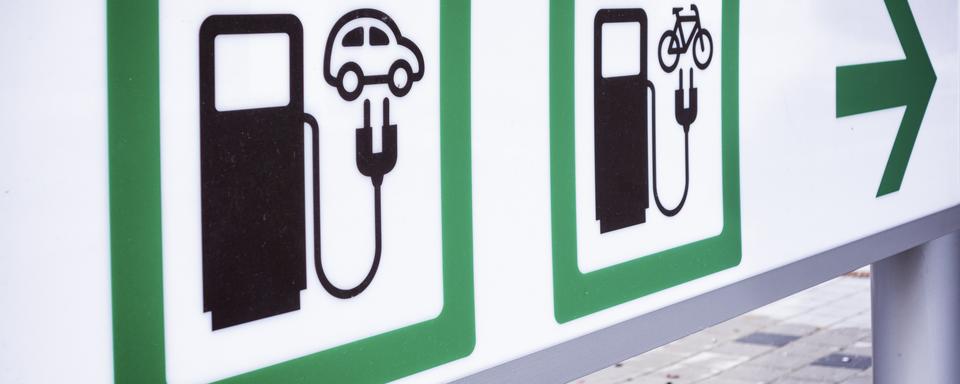 Cap sur la mobilité électrique. [Fotolia - fottoo]