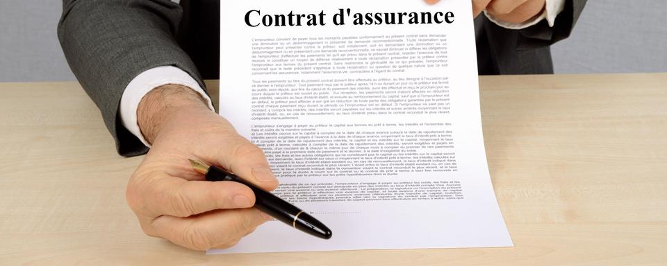 Signature de contrat. [Fotolia - Richard Villalon]