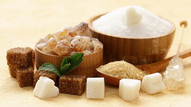 Selon l'OMS, il faut réduire notre consommation de sucre. [fotolia - dream79]