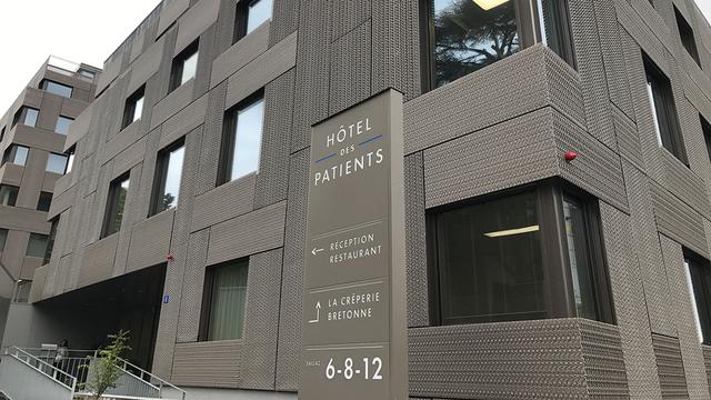 L'entrée de l'hôtel des patients du CHUV à Lausanne. [RTS]