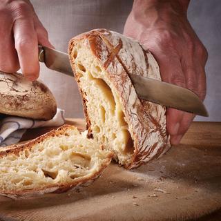 Passer du grain au pain: un savoir millénaire. [Fotolia - fabiomax]