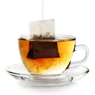 Le thé contient-il de la caféine? [Fotolia - constantinos]