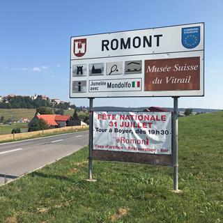 "On en parle" ramène sa fraise à Romont (FR), le mercredi 25 juillet 2018. [RTS]