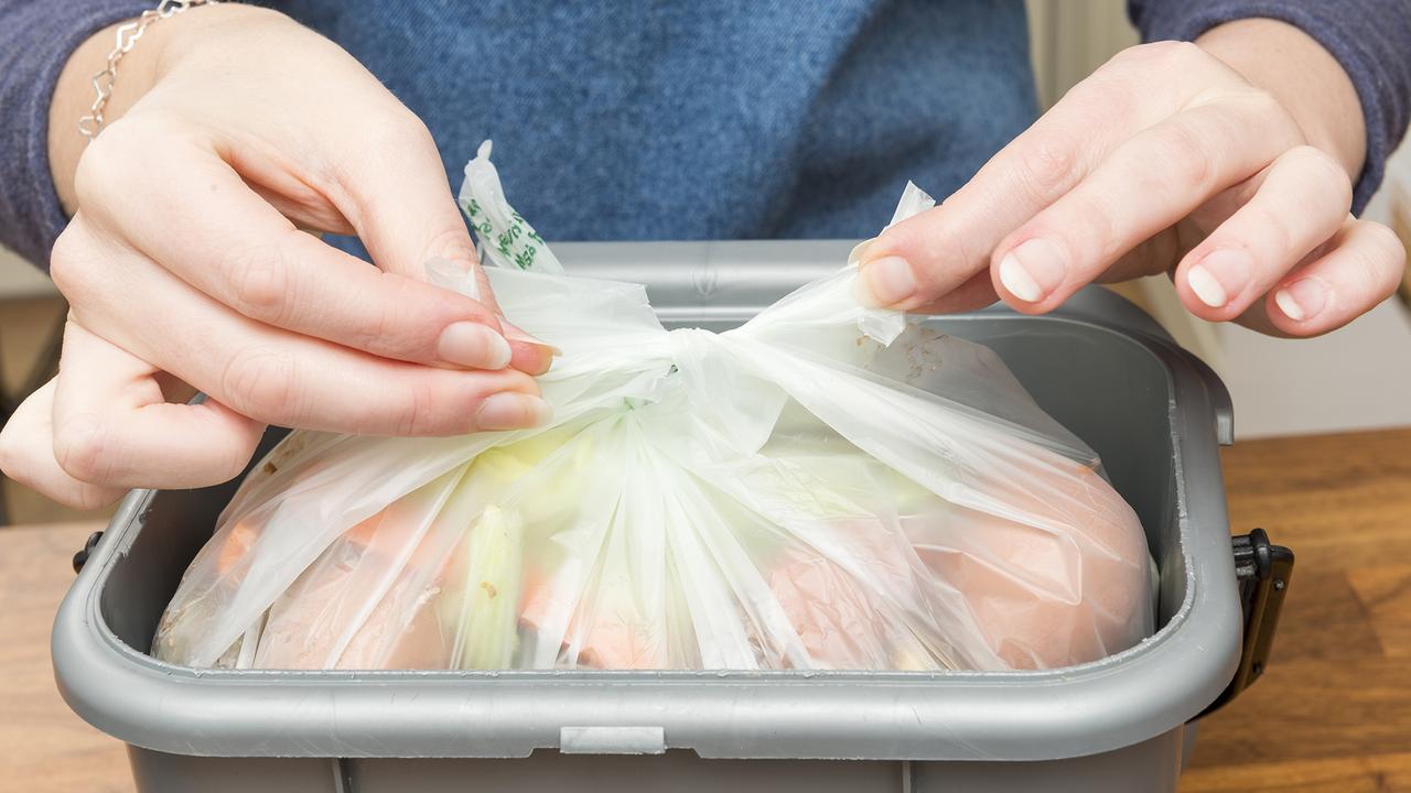 De nombreux composts contiennent des microplastiques. [Fotolia - photographyfirm]