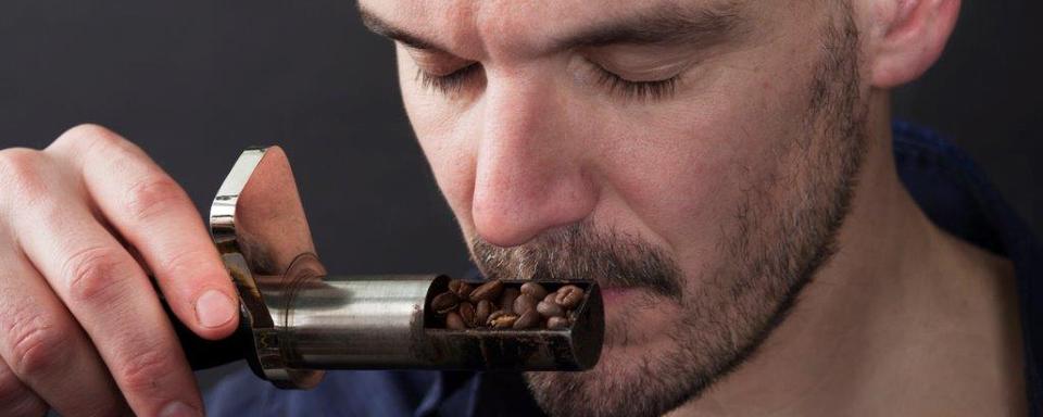 Hippolyte Courty, créateur de "L’Arbre à café" et auteur du livre "Café" aux éditions du Chêne. [L'Arbre à Café - Erwan Fichou]