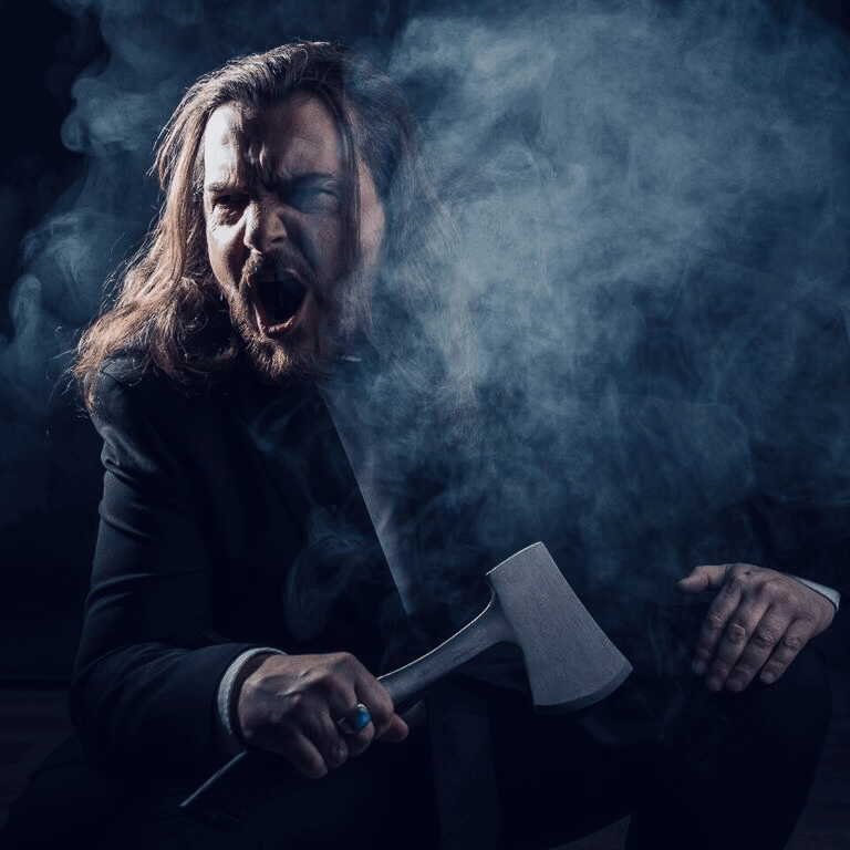 Portrait de Yvan Zimmermann, président du club Axe Throwing Riviera. [coloria.ch - coloria.ch]