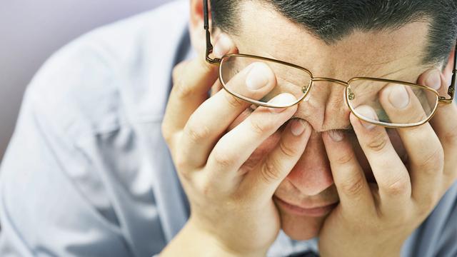 Le stress et le surmenage sont cités en tête des facteurs pesant sur la santé psychique des Suisses. [fotolia - Korta]