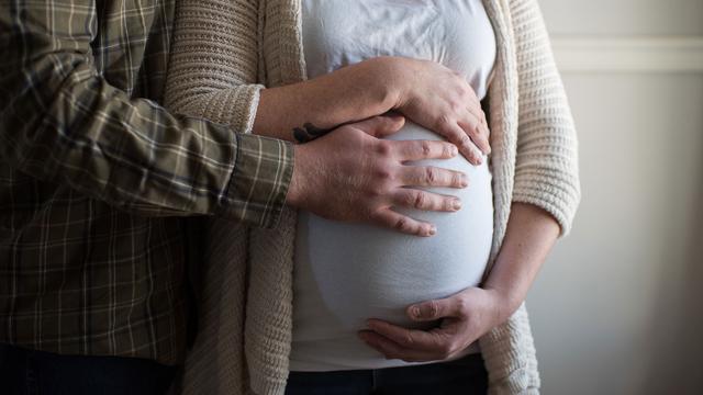 La naissance bouleverse la vie de couple. [AFP - Jessica Lee Photography]