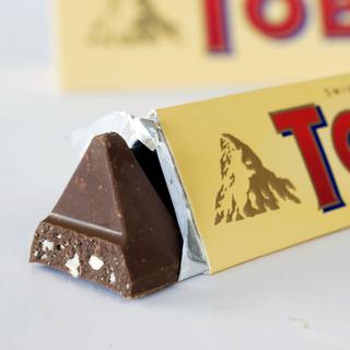 Toblerone est une marque de chocolat d'origine suisse créée en 1908. [Keystone - Martin Ruetschi]